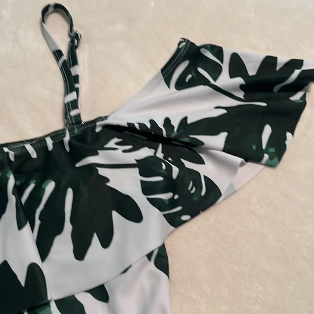 NWOT Leaf Print Convertible Top One Piece Swimsuit Size S - Picture 2 of 9